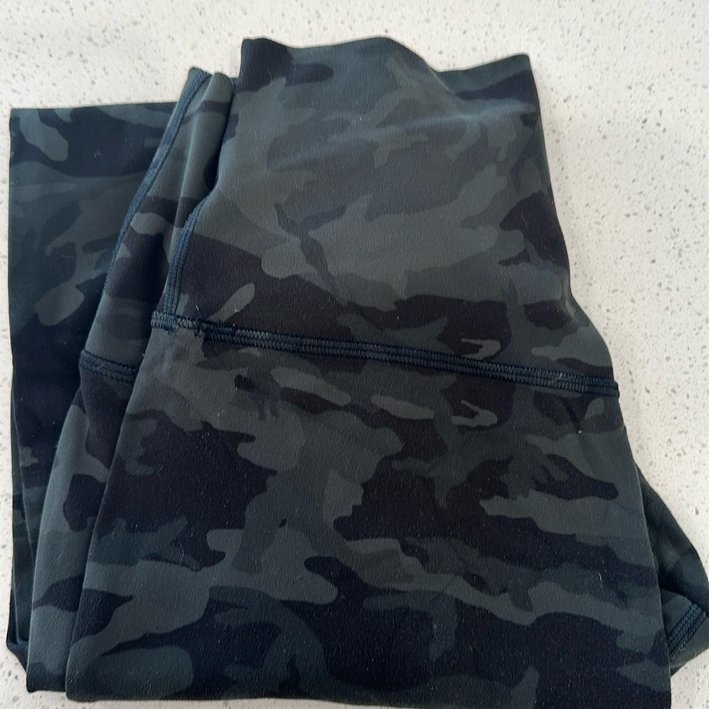 Lululemon women’s align pant green camo 6